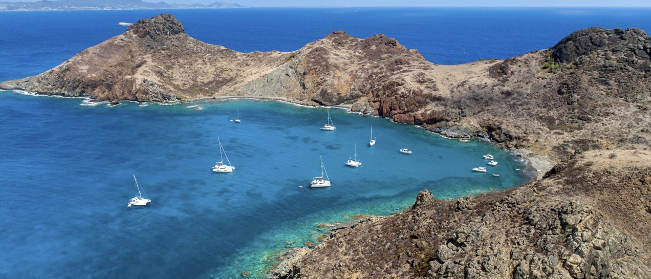 Saint Martin blue bay sailboat charter